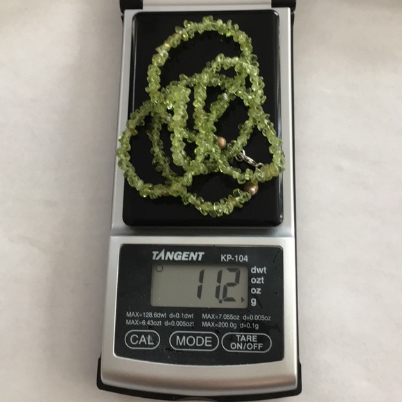 Natural peridot polished chip necklace - Picture 5 of 5